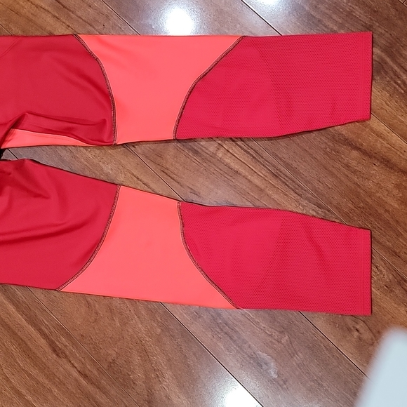 NWT Under Armour ankle leggings - Picture 9 of 16